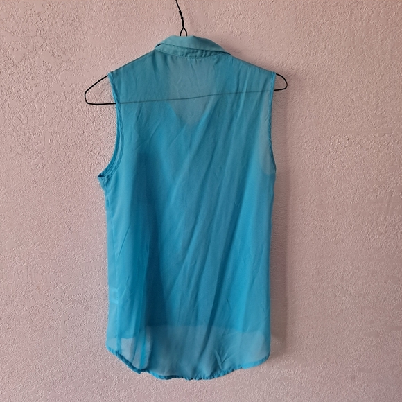 BONGO Blue sleeveless button down shirt - Picture 4 of 4